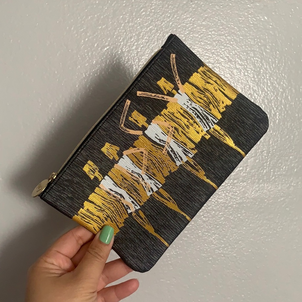 Ipsy pouch